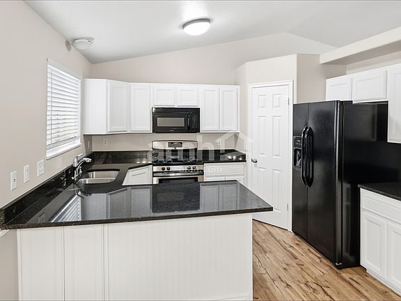 3rd image of 2169 W 1520 N