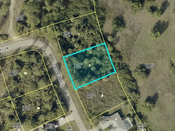 621/623 Creuset Ave S, Lehigh Acres, FL 33974