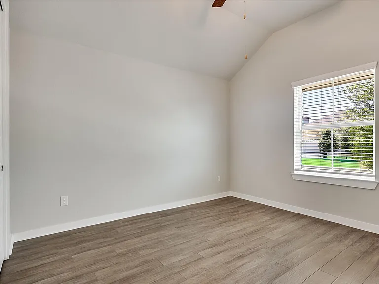 4318 Frankfurt Ln — Photo 27