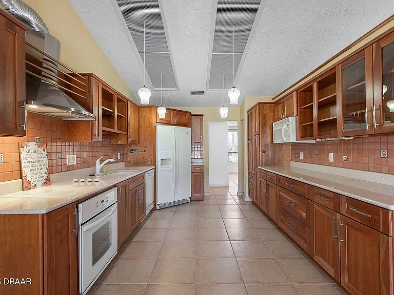 3203 John Anderson Dr — Photo 11