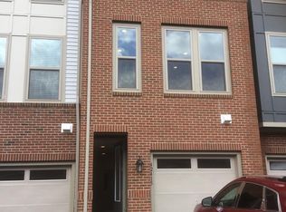 42415 Dogwood Glen Sq, Sterling, VA 20166