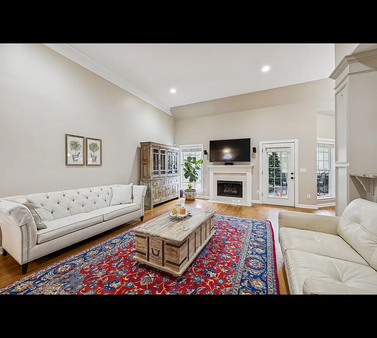 4 bed, 2862 sqft, $4,000 — Photo 1