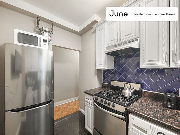 4th image of 225 W 109th St #C