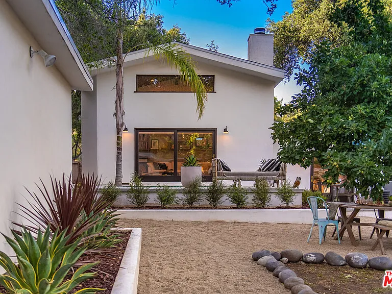 1362 Old Topanga Canyon Rd — Photo 32