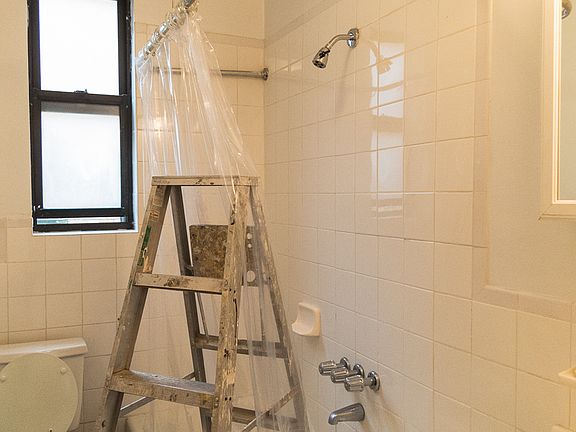 4th image of 267 Lincoln Pl APT 7C