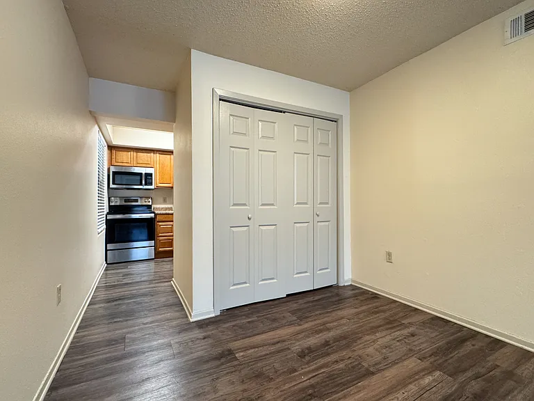 Ardendale Oaks Apartments — Photo 32