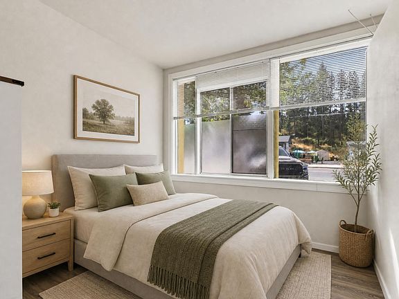 3rd image of 310 E Main St Unit 2
