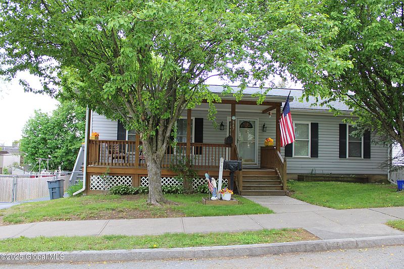 2nd image of 847 3rd Street