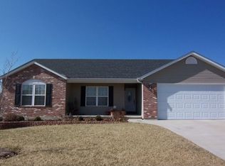 239 Ridge Run Dr, Washington, MO 63090