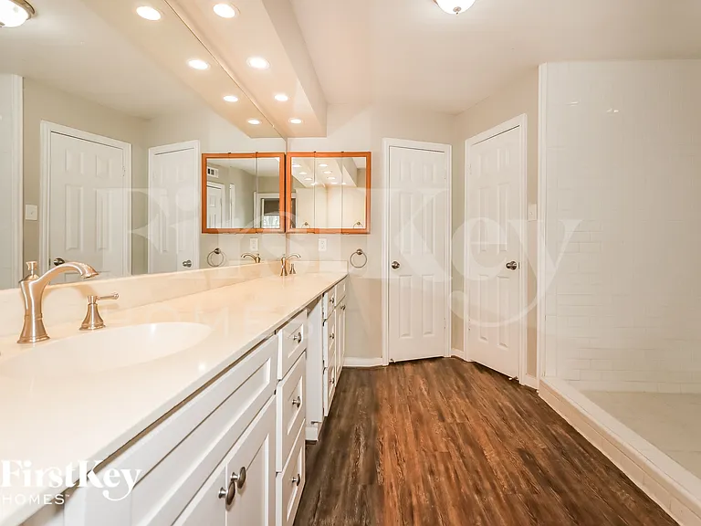 10530 Jaycreek Dr — Photo 10