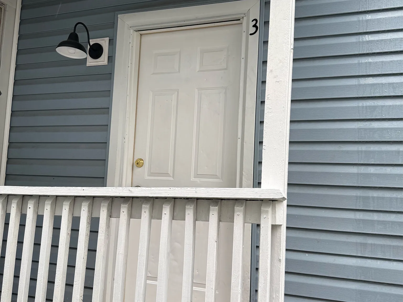 1020 Jamison Ave - 3 — Photo 2
