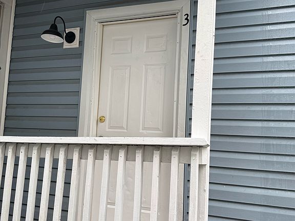 2nd image of 1020 Jamison Ave NE #3