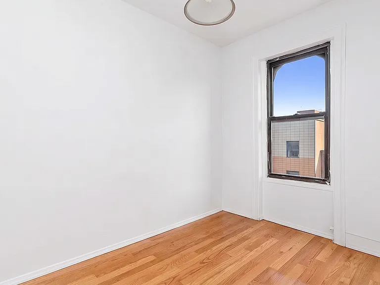 155 S 2nd St #9 — Photo 5