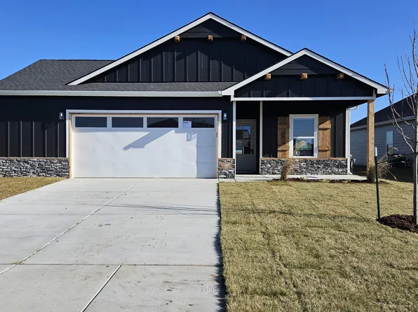 1506 N Sedgwick St, Garden Plain, KS 67050