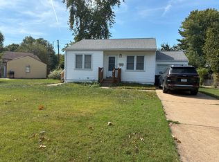 3 Loekes Ct, Florissant, MO 63031