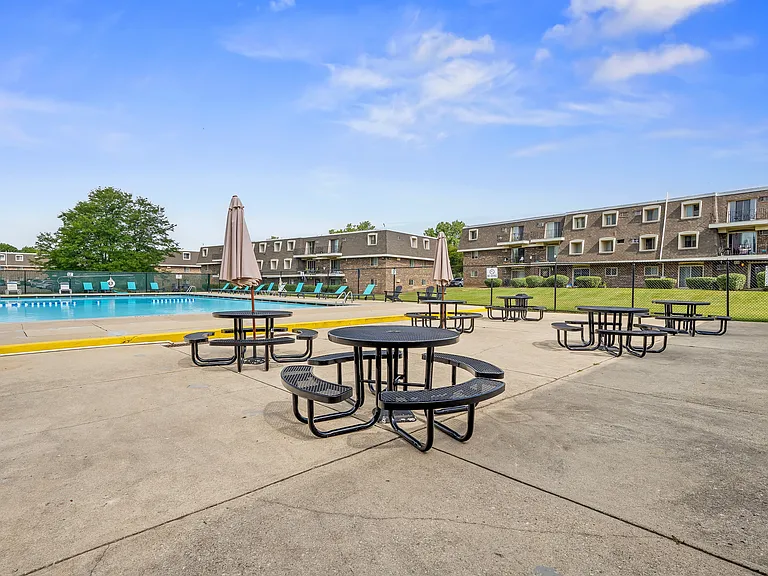 Aspen Ridge - Outdoor Pool