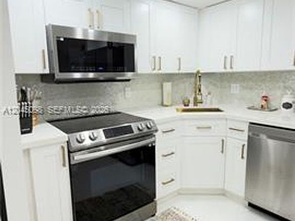 3rd image of 2333 Brickell Ave #Cu-614