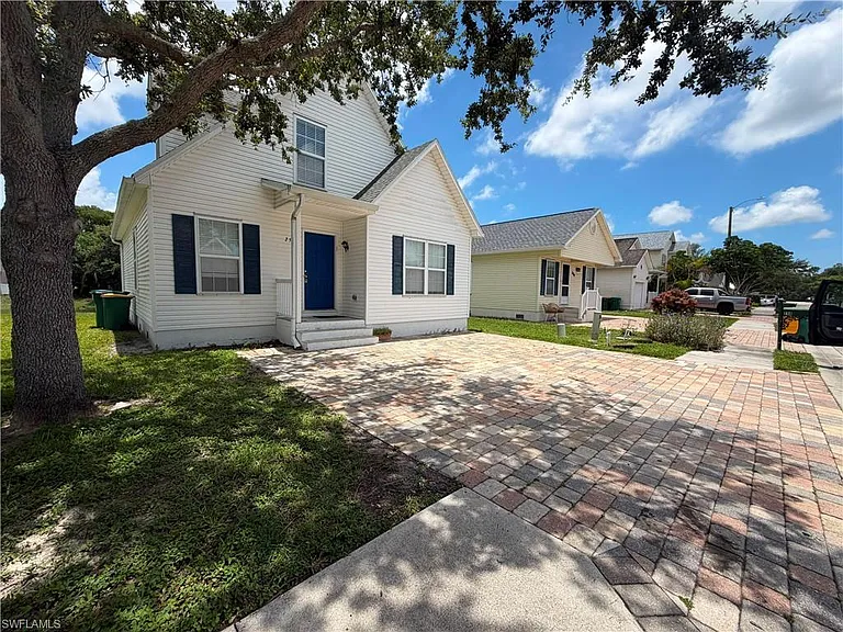 250 Leawood Cir — Photo 3