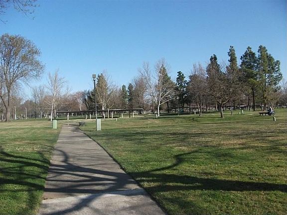 3rd image of 155 Fairgrounds Dr