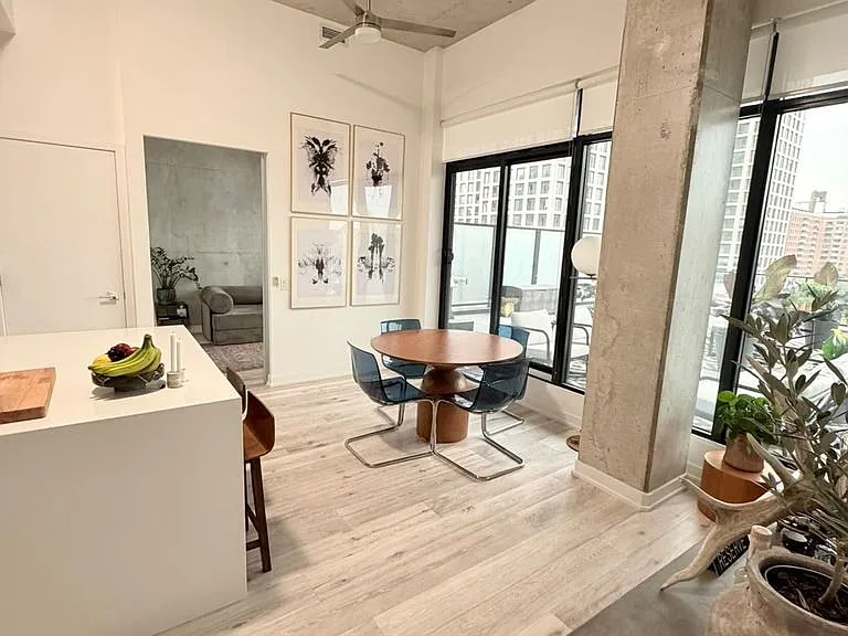 55 Ontario St #906 — Photo 3