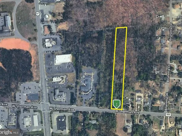 520 W Sherman Ave, Vineland, NJ 08360