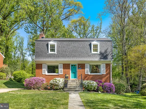 6530 Oakwood Dr, Falls Church, VA 22041