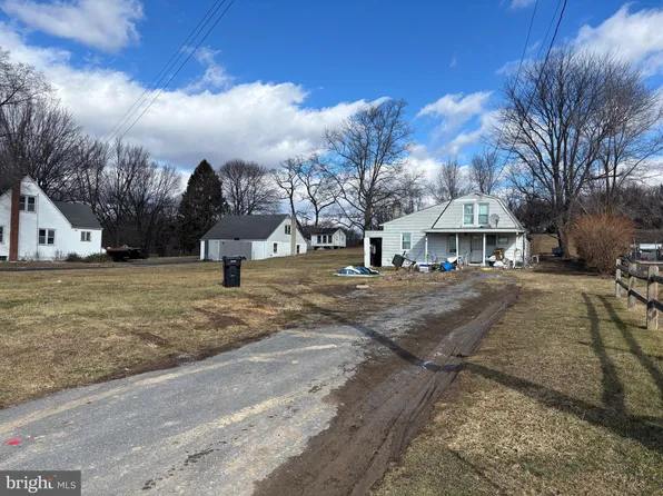 2701 Waltonville Rd, Hummelstown, PA 17036