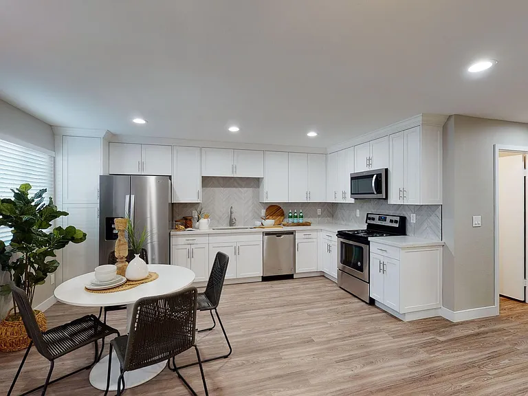 Sunnyside Apartments | Coastal Living in Imperial Beach — Photo 20