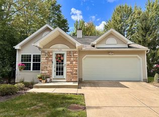 9100 Ashwood Ct, Olmsted Falls, OH