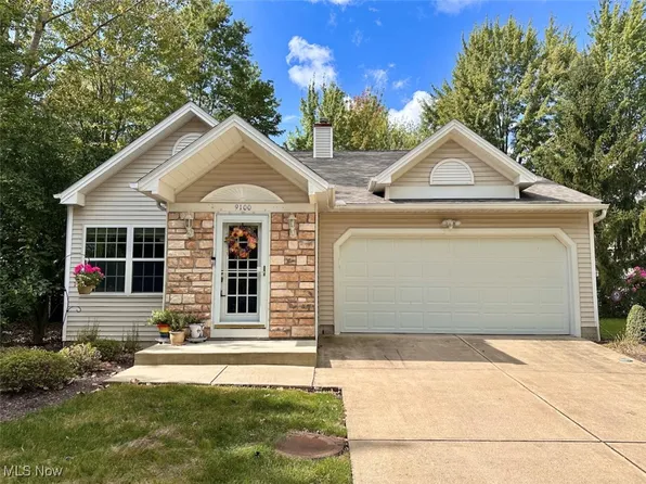 9100 Ashwood Ct, Olmsted Falls, OH 44138