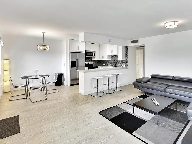 17 Fanshaw Way #A — Photo 4