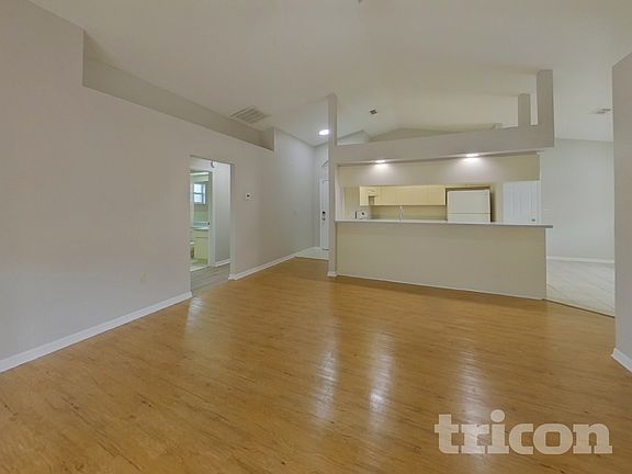 3rd image of 2921 Wilder Creek Cir