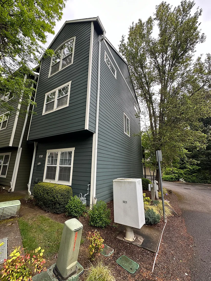 15563 SW Black Quartz St photo 1