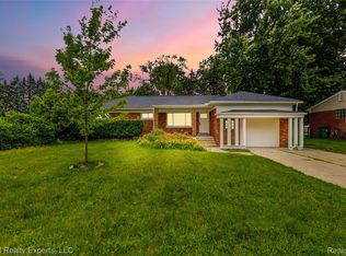 4901 Robert St, Shelby Township, MI 48316
