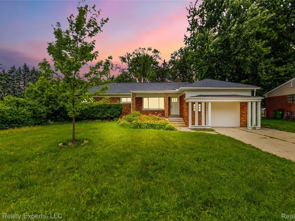 4901 Robert St, Shelby Township, MI 48316