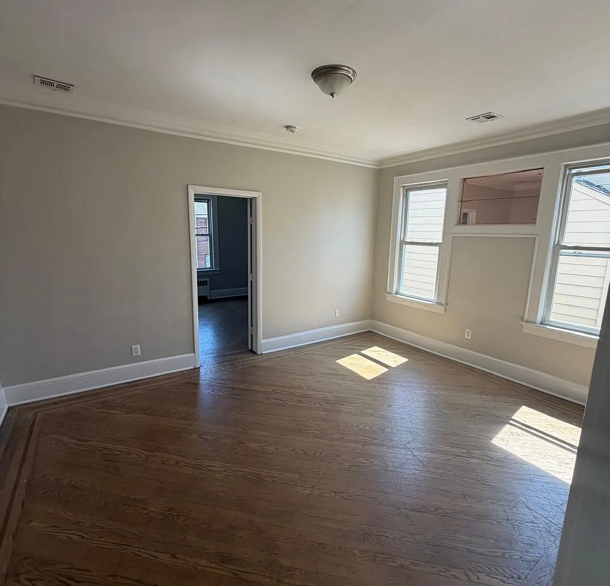 3 bed, $2,200 — Photo 4
