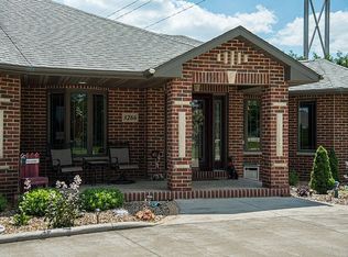 3266 Hales Mill Rd, Dubuque, IA 52002