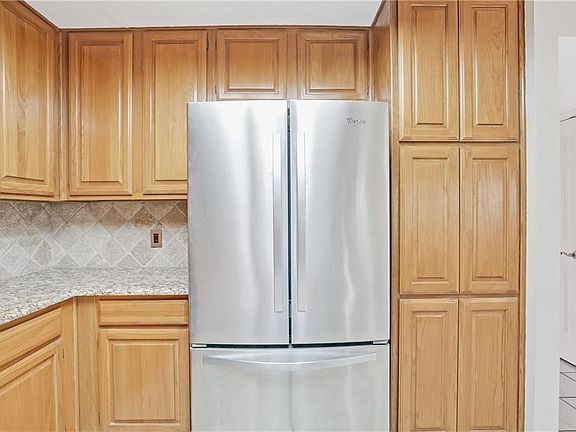 4th image of 2211 McDowell Dr