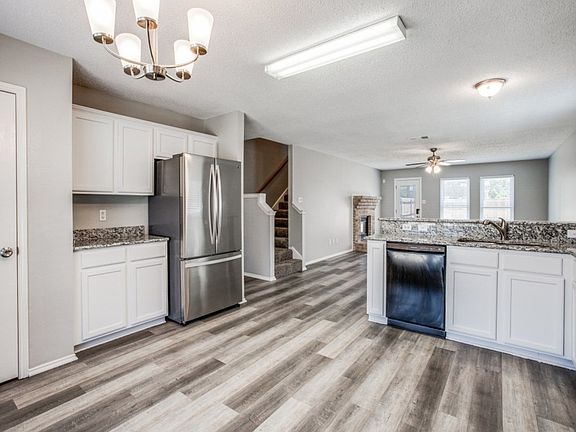 4th image of 624 Canyon Pl