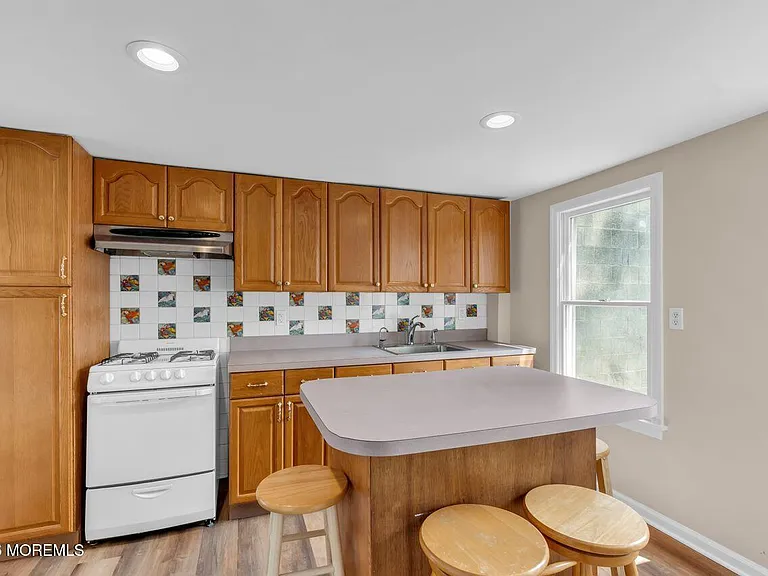 18 Maple Ave #B — Photo 3