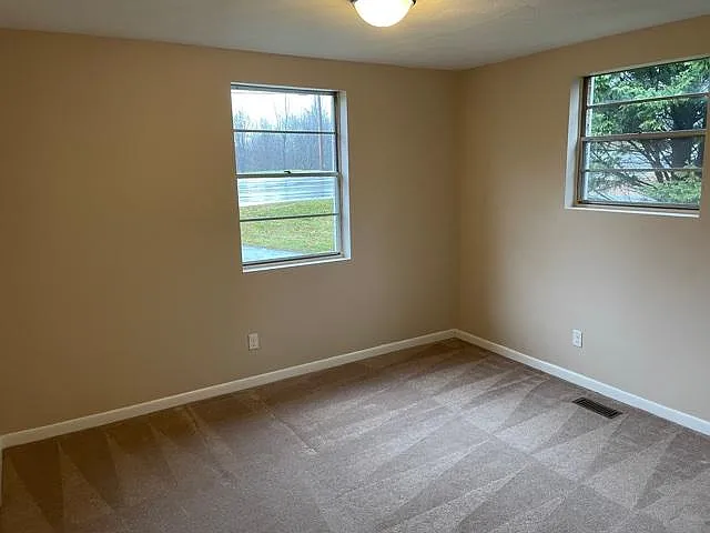 4210 N Center St — Photo 12