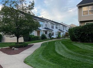 19 Yorkshire Ct, Nanuet, NY 10954