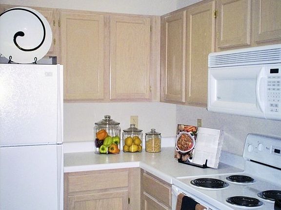 5th image of 1921 Willow Haven Ln APT 3C