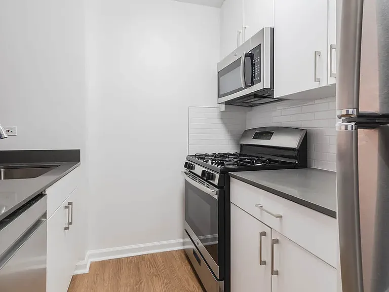 300 E 39th St #15C — Photo 46