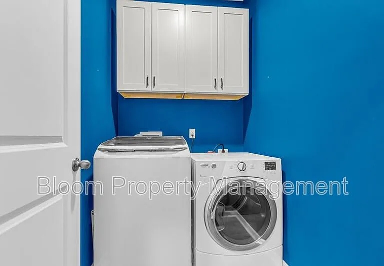 828 Lilyford Ln — Photo 14