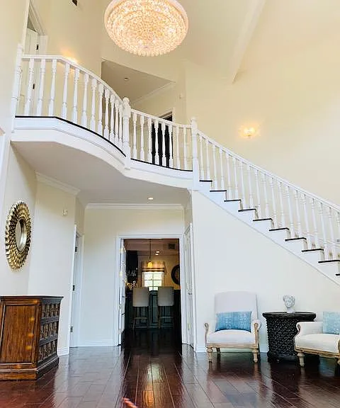 4542 Westchester Dr — Photo 6