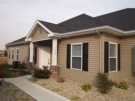 1st image of 821 Blossom Ct