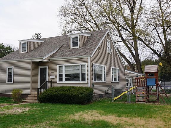 5th image of 2311 Allan St