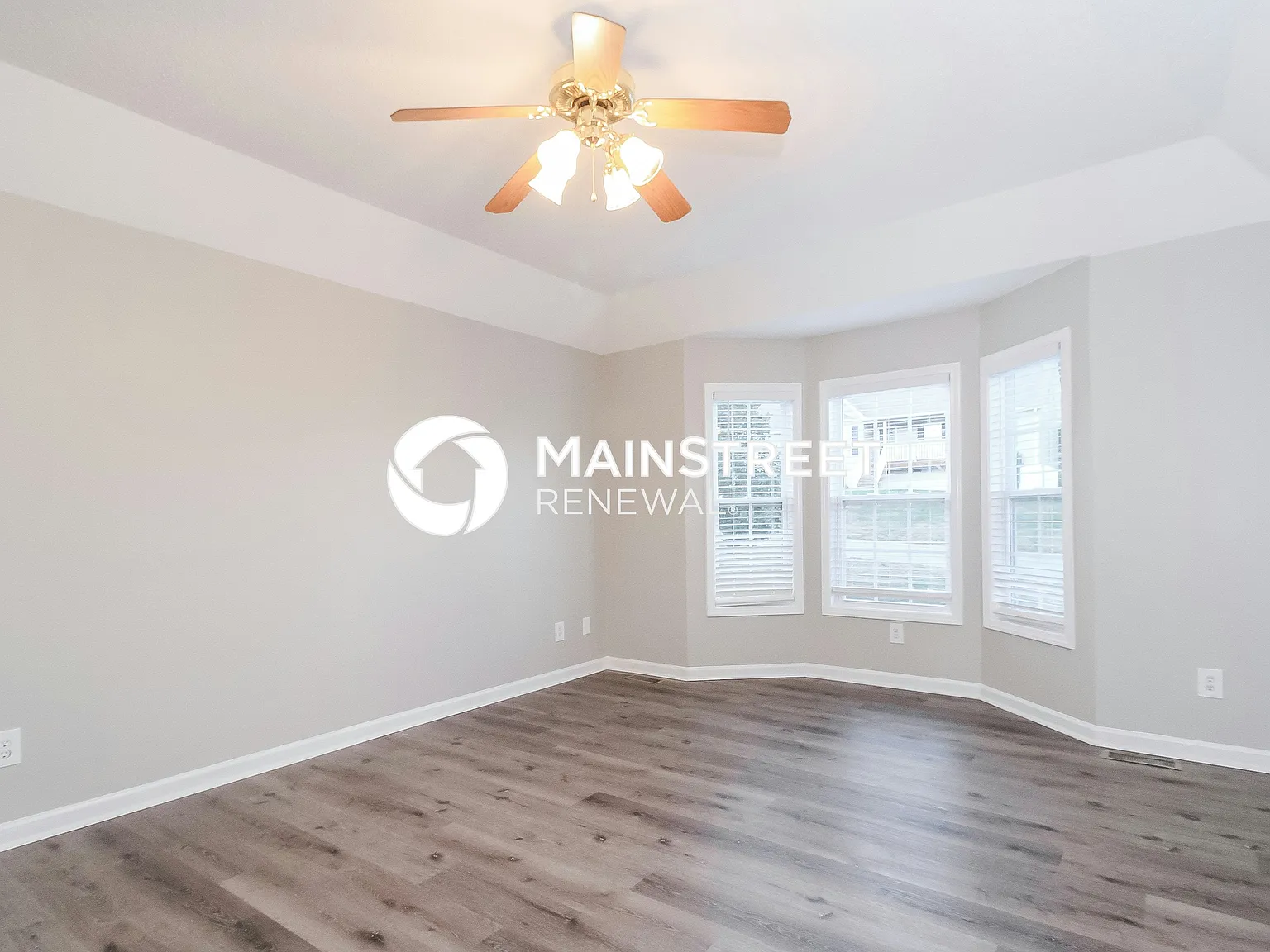 4735 Beckel Ct — Photo 2