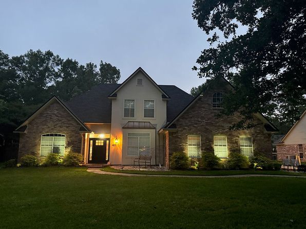 4013 Wisteria Ln, Benton, LA 71006